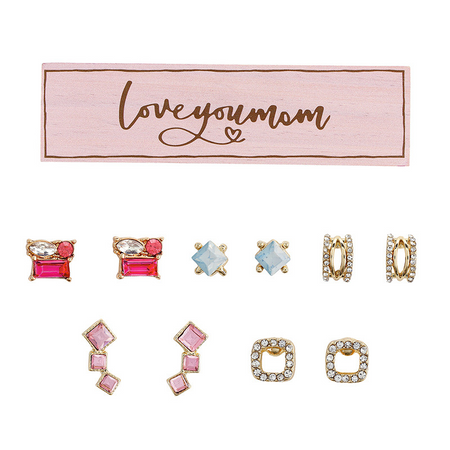 Set of earrings with a pink box with 'Love you mom' text