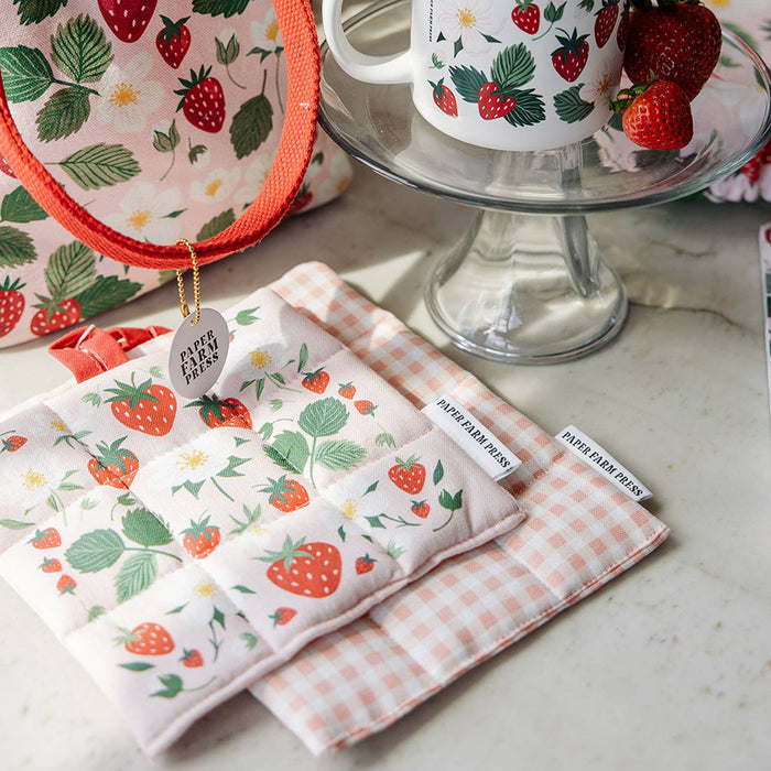 Strawberry Patch Pot Holder Set