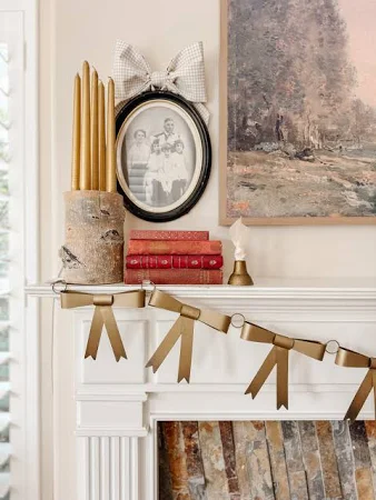 Gold Bow Metal Garland